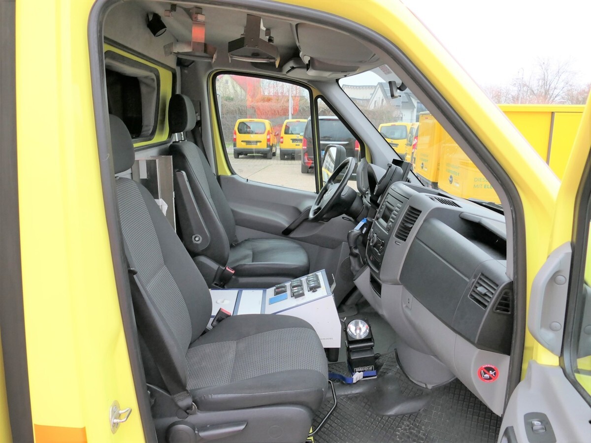 Leasing of MERCEDES-BENZ Sprinter II 516 CDI KLIMA KRANKENWAGEN RTW AUTOM MERCEDES-BENZ Sprinter II 516 CDI KLIMA KRANKENWAGEN RTW AUTOM: picture 11