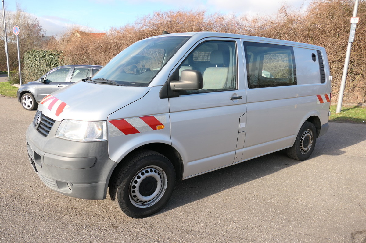VW T5 Transporter 2.5 TDI 2-Sitzer 4Motion AHK KLIM - Small van: picture 1 VW T5 Transporter 2.5 TDI 2-Sitzer 4Motion AHK KLIM - Small van: picture 1