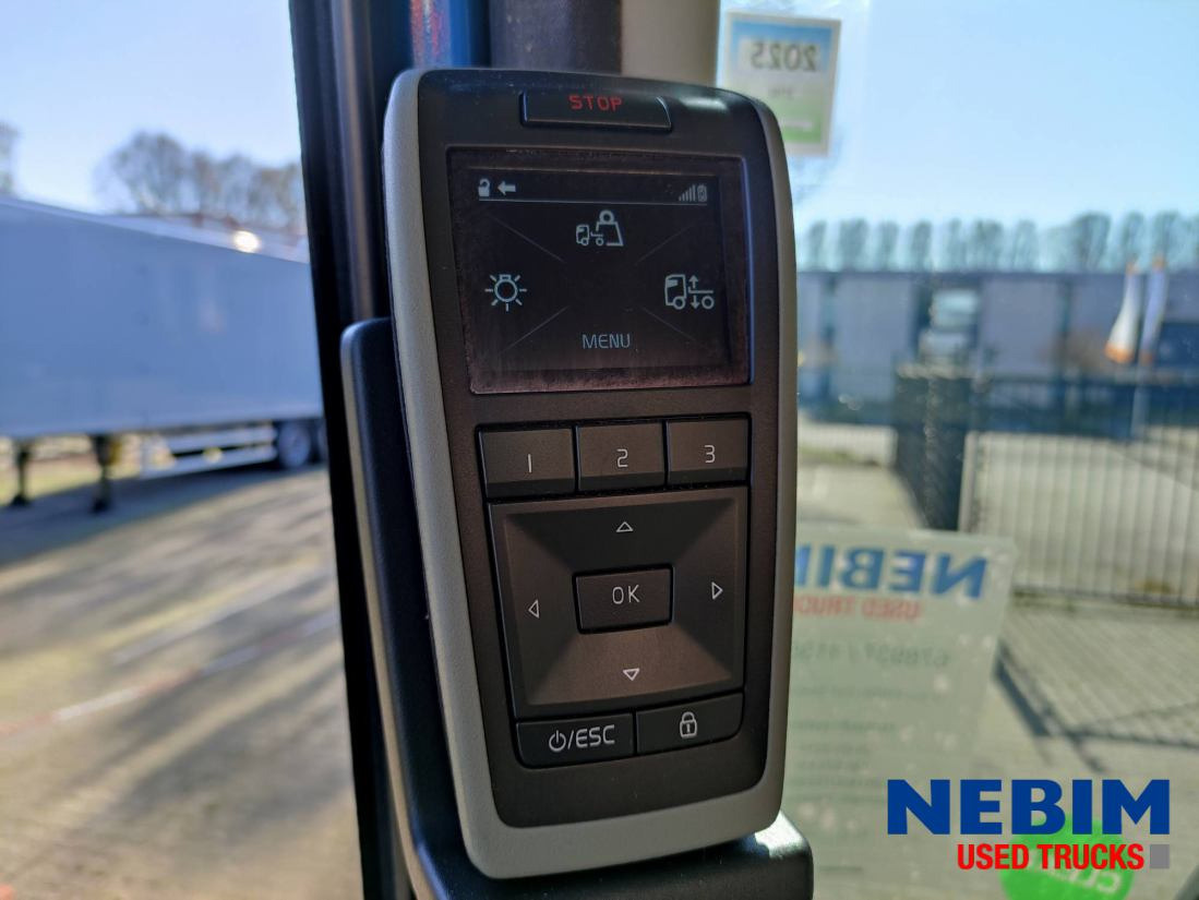 Volvo FH 500 6x4 - Hydraulic system - Tractor unit: picture 5 Volvo FH 500 6x4 - Hydraulic system - Tractor unit: picture 5