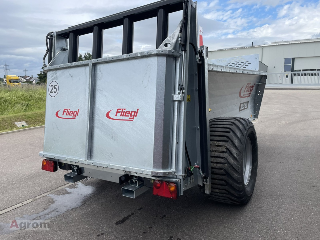 New Manure spreader Fliegl ADS 60: picture 6