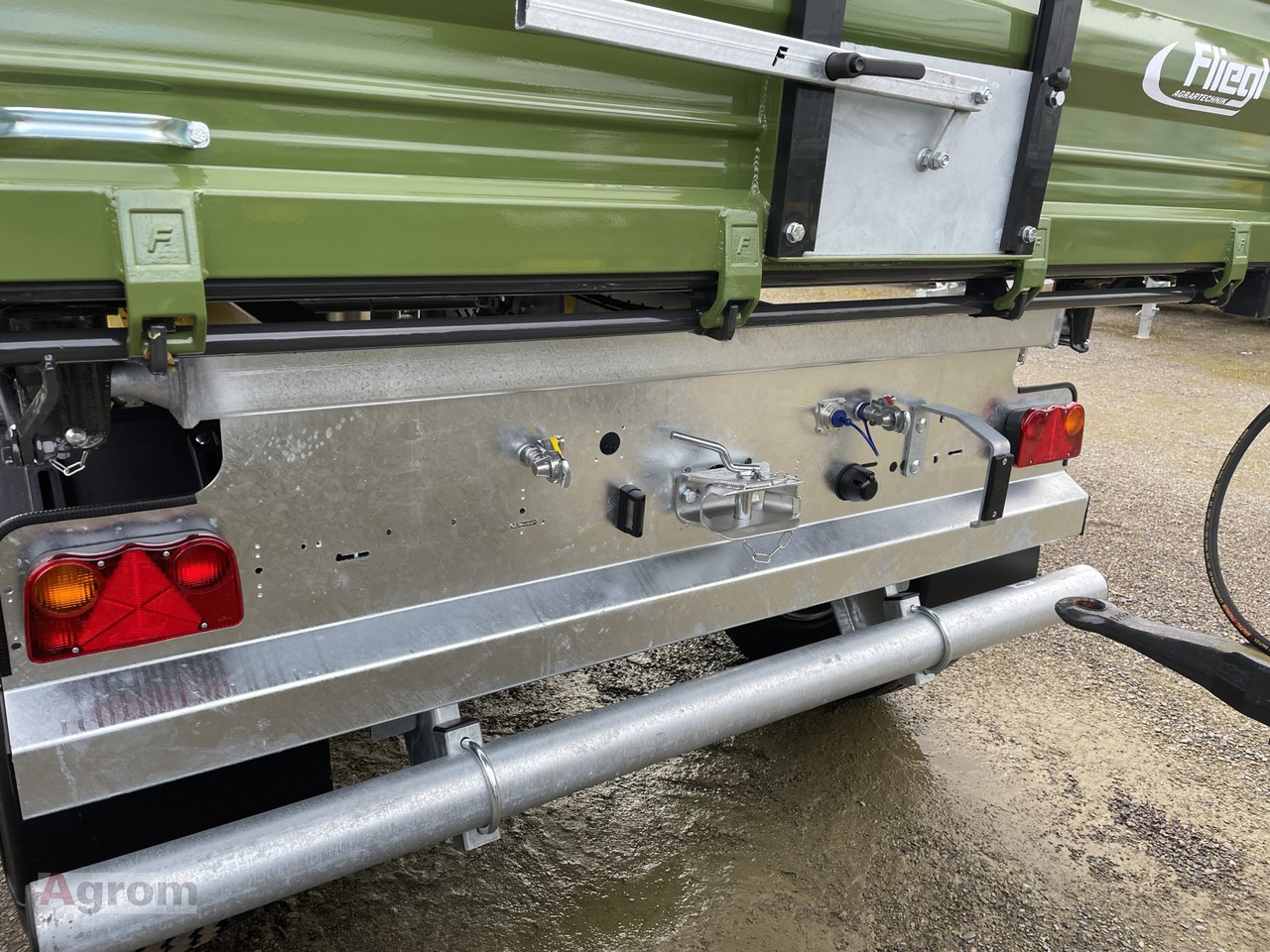 Fliegl DK 140 FOX - Farm tipping trailer/ Dumper: picture 4 Fliegl DK 140 FOX - Farm tipping trailer/ Dumper: picture 4