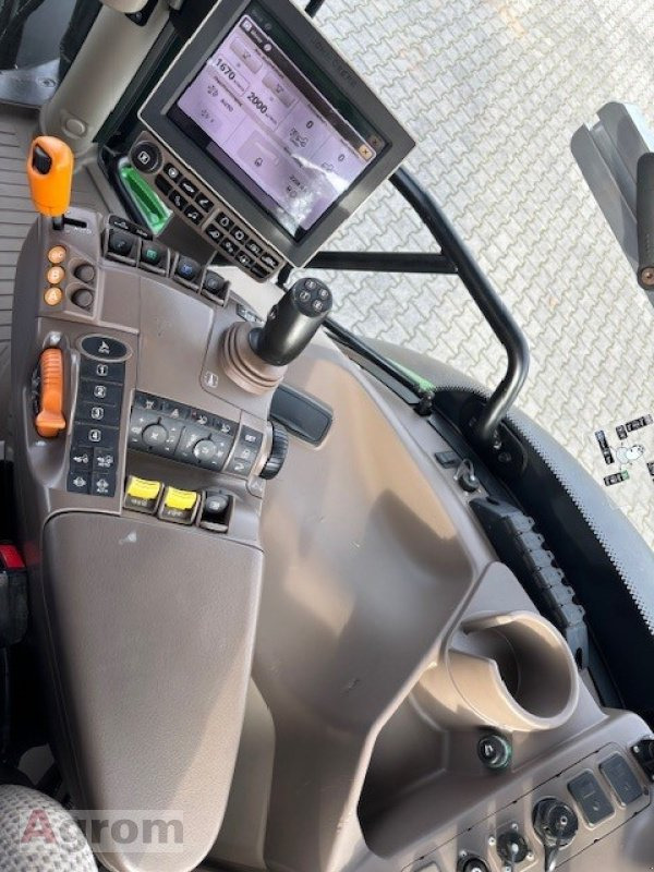 John Deere 6155R - Farm tractor: picture 4 John Deere 6155R - Farm tractor: picture 4