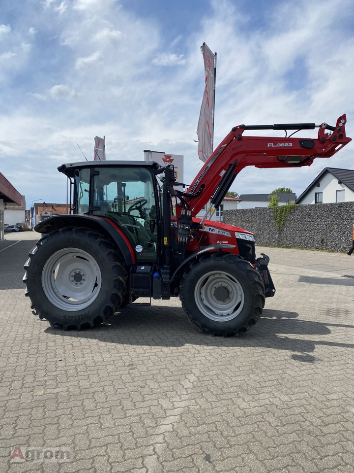 Leasing of Massey Ferguson 5711 M DYNA-4 Massey Ferguson 5711 M DYNA-4: picture 14