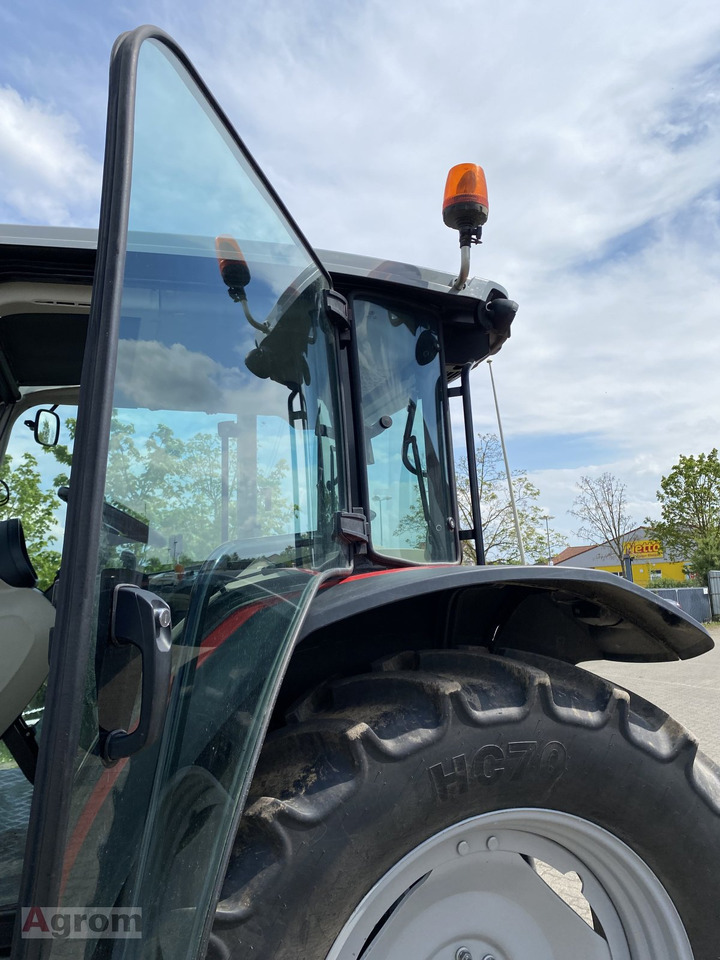 Leasing of Massey Ferguson 5711 M DYNA-4 Massey Ferguson 5711 M DYNA-4: picture 18