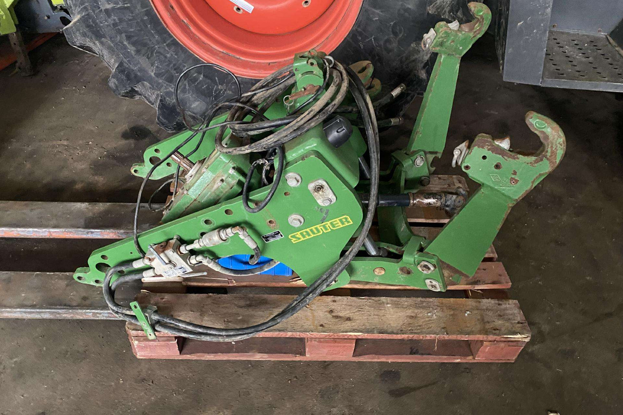 Valtra JOHN DEERE - Attachment for Agricultural machinery: picture 1 Valtra JOHN DEERE - Attachment for Agricultural machinery: picture 1