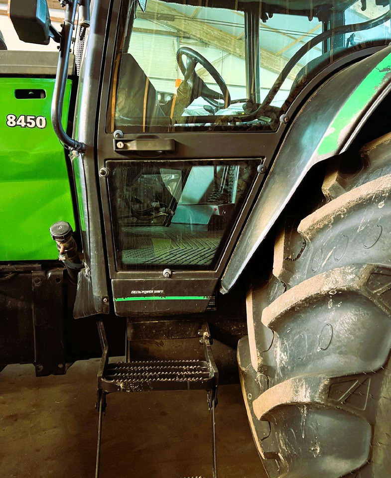 Valtra 8450 Mega - Farm tractor: picture 5 Valtra 8450 Mega - Farm tractor: picture 5