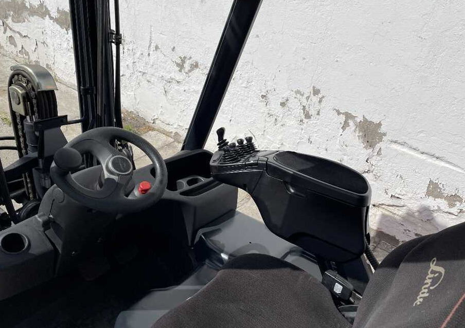 Linde E 16 P-02 - Electric forklift: picture 5 Linde E 16 P-02 - Electric forklift: picture 5