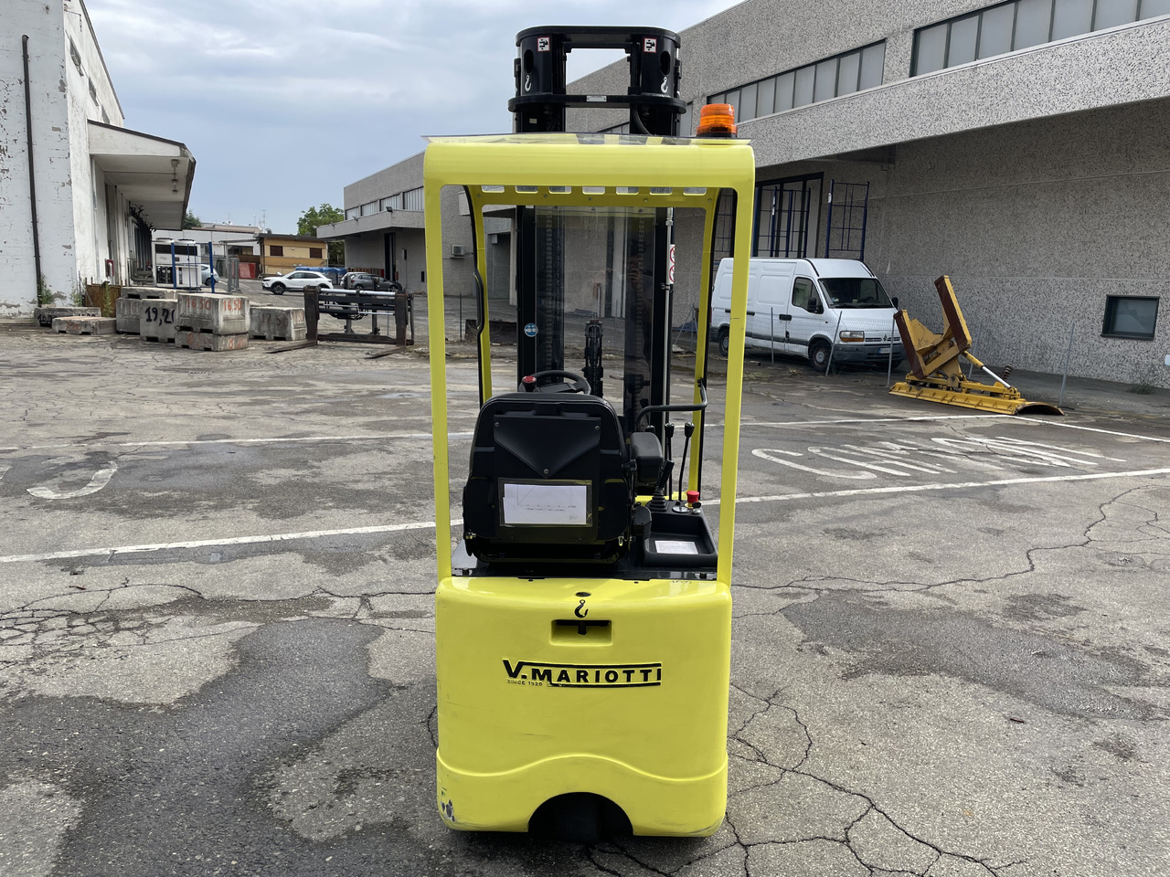 MARIOTTI ME 8C - Electric forklift: picture 3 MARIOTTI ME 8C - Electric forklift: picture 3