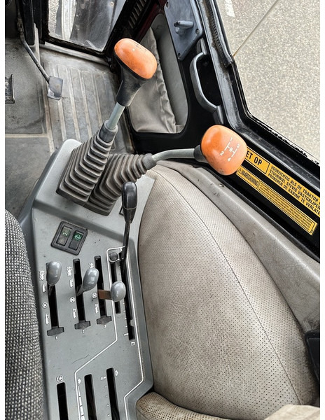 Farm tractor Case 4210: picture 7 Farm tractor Case 4210: picture 7