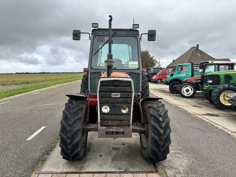 Massey Ferguson 690 - Farm tractor: picture 2 Massey Ferguson 690 - Farm tractor: picture 2