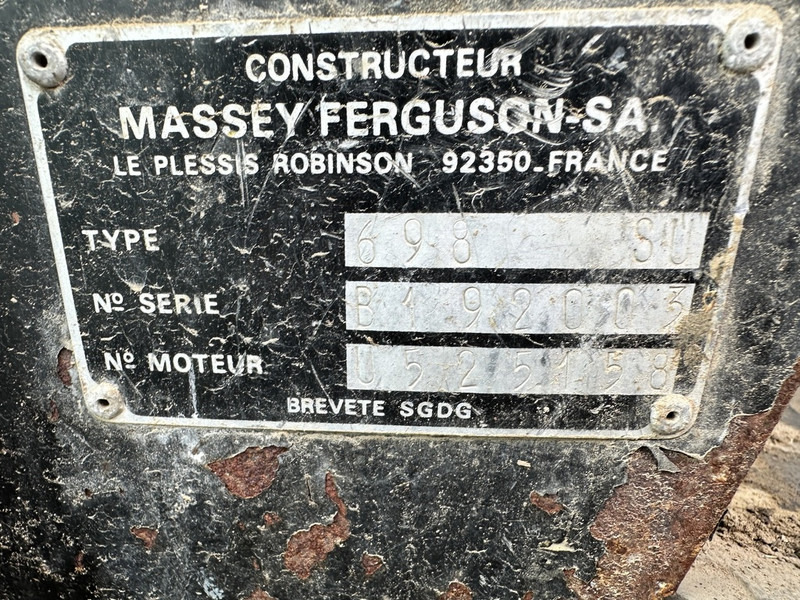 Farm tractor Massey Ferguson 698: picture 12