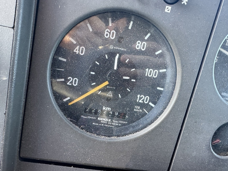 Mercedes-Benz 709 - Refrigerator truck: picture 5 Mercedes-Benz 709 - Refrigerator truck: picture 5