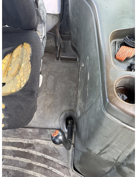 Farm tractor New Holland L95: picture 8 Farm tractor New Holland L95: picture 8