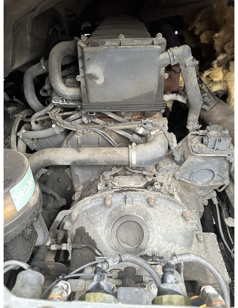 Tractor unit Scania P340: picture 12