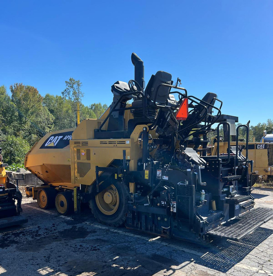 Caterpillar AP500F - Asphalt paver: picture 3 Caterpillar AP500F - Asphalt paver: picture 3