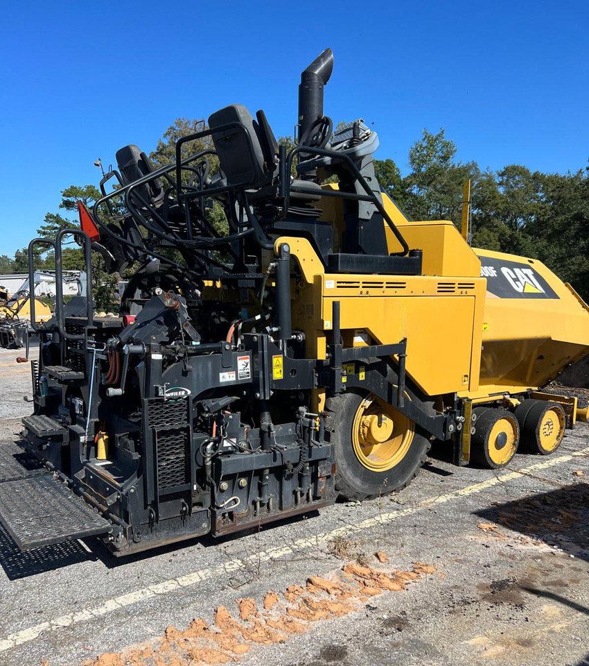 Caterpillar AP500F - Asphalt paver: picture 1 Caterpillar AP500F - Asphalt paver: picture 1
