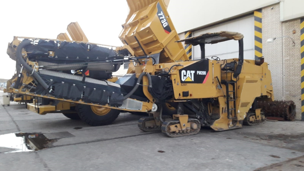 Caterpillar PM 200 - Cold planer: picture 4 Caterpillar PM 200 - Cold planer: picture 4