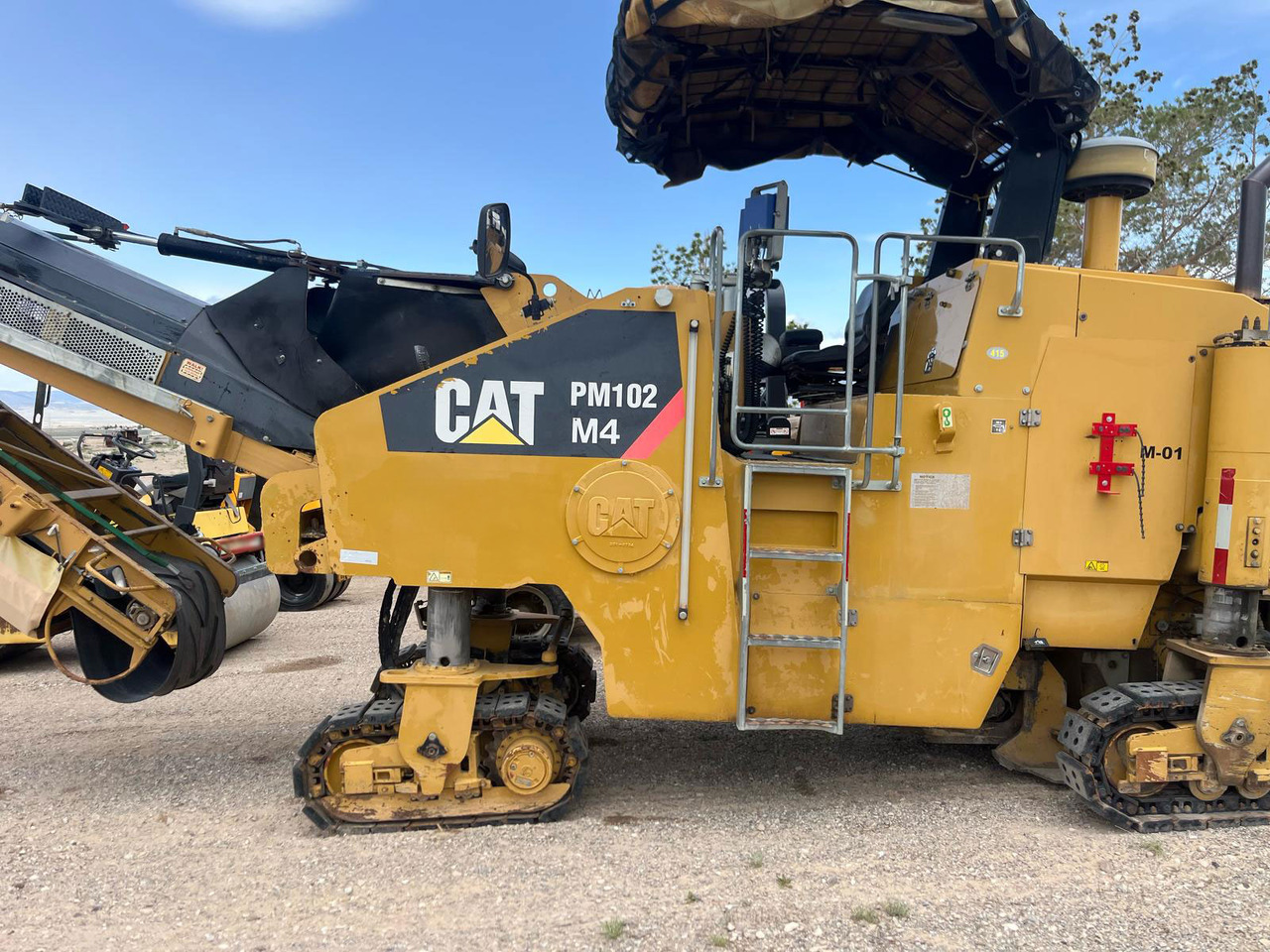 Caterpillar PM102 - Cold planer: picture 2 Caterpillar PM102 - Cold planer: picture 2
