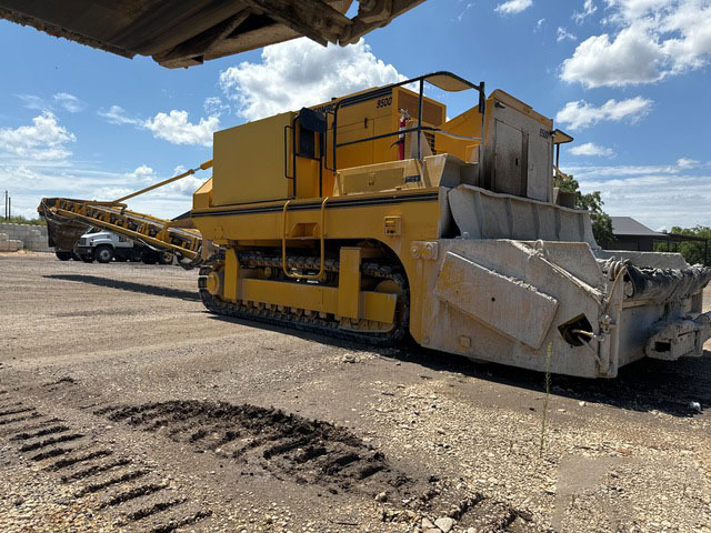 Gomaco 9500 - Slipform paver: picture 3 Gomaco 9500 - Slipform paver: picture 3