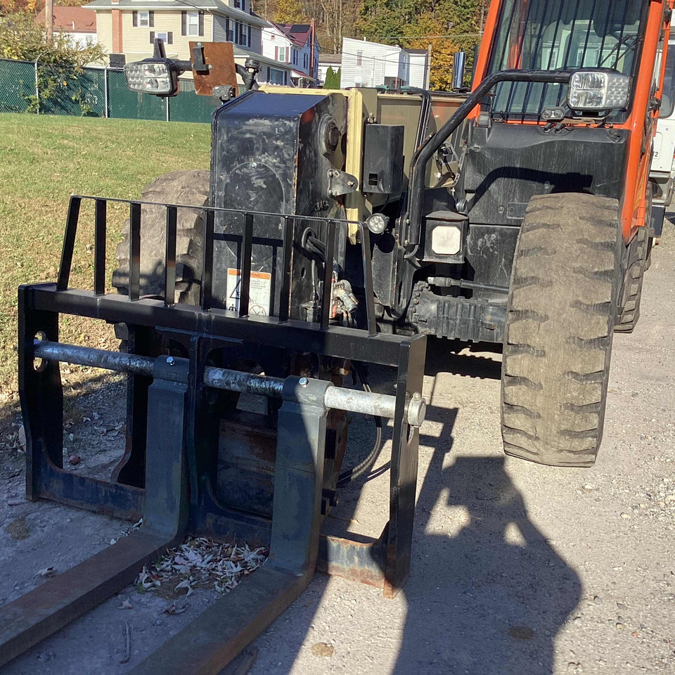 JLG 1732 - Telescopic wheel loader: picture 4 JLG 1732 - Telescopic wheel loader: picture 4