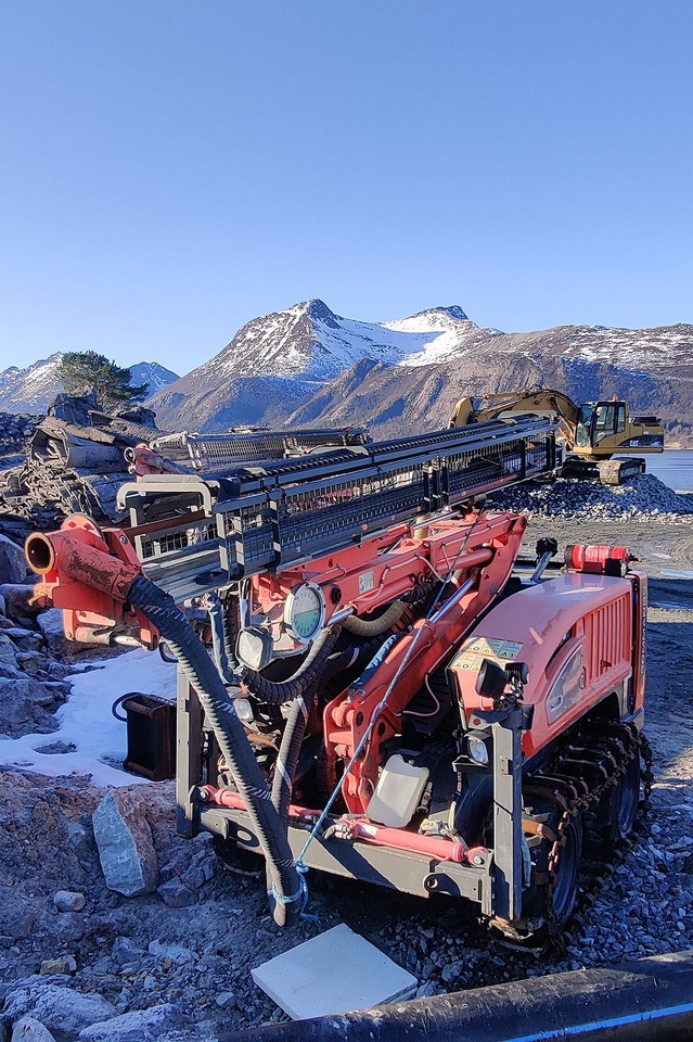 Sandvik Commando DC130Ri - Drilling rig: picture 2 Sandvik Commando DC130Ri - Drilling rig: picture 2