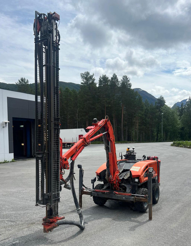 Sandvik Commando DC130Ri - Drilling rig: picture 1 Sandvik Commando DC130Ri - Drilling rig: picture 1