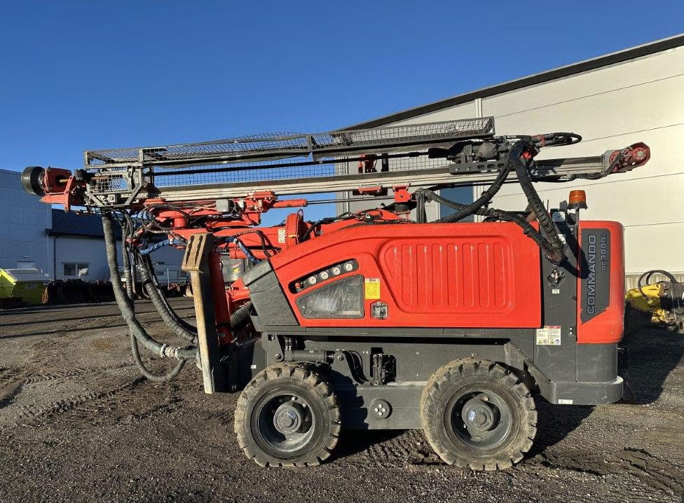 Sandvik Commando DC300Ri - Drilling rig: picture 2 Sandvik Commando DC300Ri - Drilling rig: picture 2