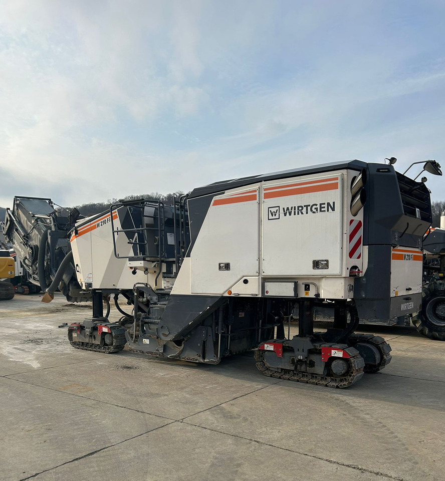 Wirtgen W 210 FI - Asphalt paver: picture 2 Wirtgen W 210 FI - Asphalt paver: picture 2
