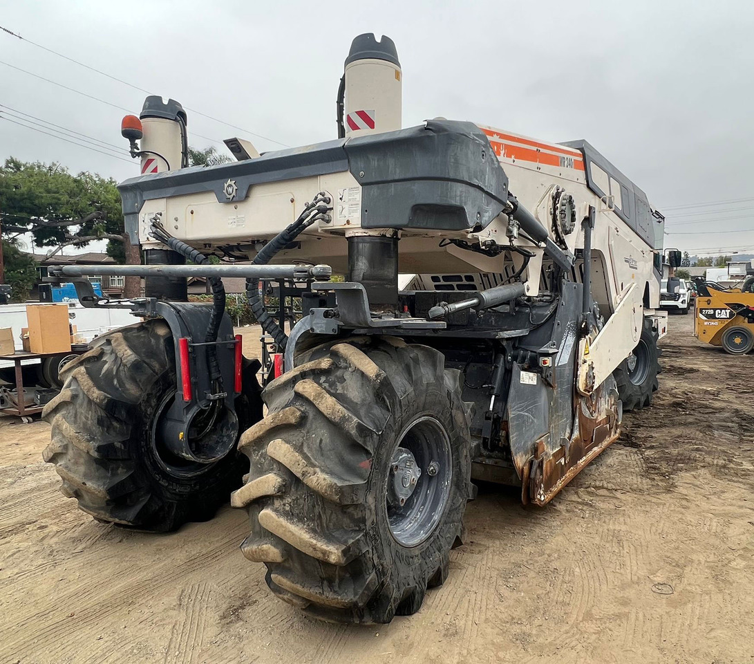 Wirtgen WR 240 I - Soil stabilizer: picture 5 Wirtgen WR 240 I - Soil stabilizer: picture 5