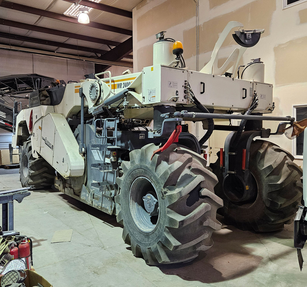 Wirtgen WR 2400 - Soil stabilizer: picture 2 Wirtgen WR 2400 - Soil stabilizer: picture 2