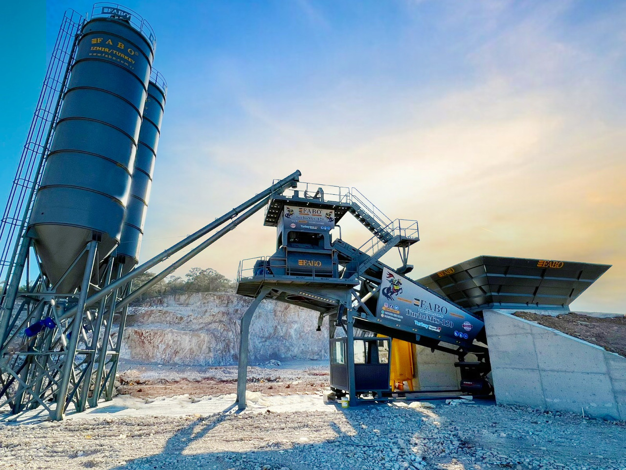 FABO mobile concrete batching plant - Concrete plant: picture 1 FABO mobile concrete batching plant - Concrete plant: picture 1