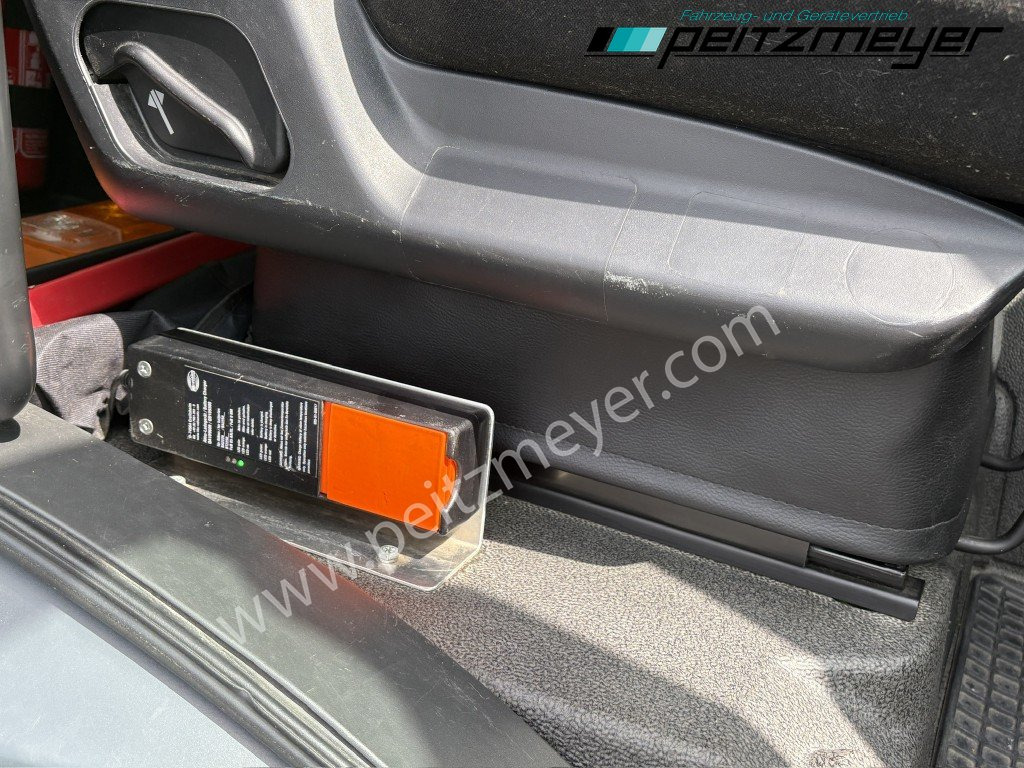 Tipper MAN TGS 26.460 FL 6x2 Kipper+Kran+Funk Lenkachse, 2-Seitenkipper, Atlas 172.3: picture 21 Tipper MAN TGS 26.460 FL 6x2 Kipper+Kran+Funk Lenkachse, 2-Seitenkipper, Atlas 172.3: picture 21