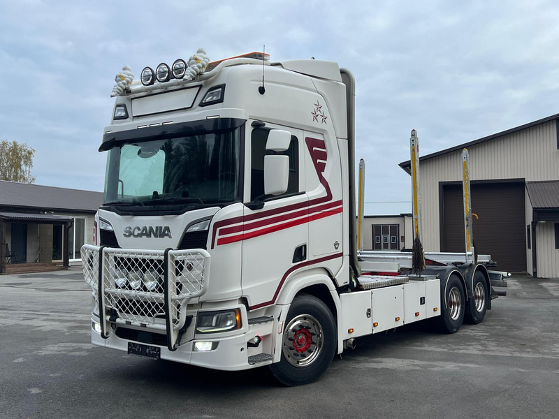 Scania R730 B6X4NB - Logging truck, Crane truck: picture 1 Scania R730 B6X4NB - Logging truck, Crane truck: picture 1