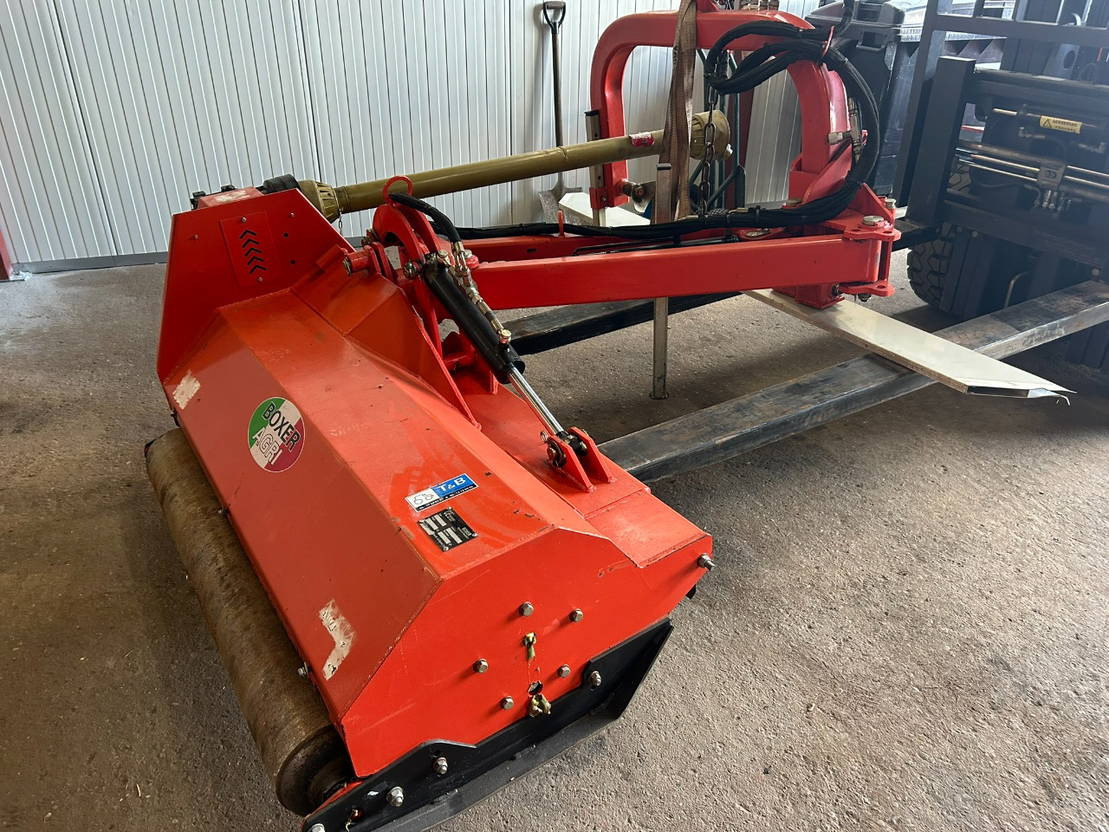Boxer verstekklepelmaaier type AG140 - Verge mower: picture 1 Boxer verstekklepelmaaier type AG140 - Verge mower: picture 1