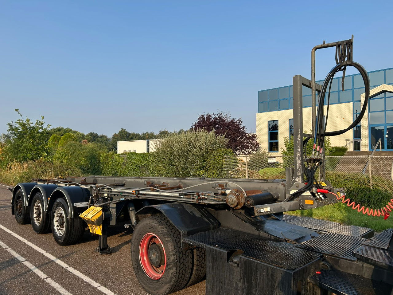 Diversen Cable system 90 tipping / disc brakes bpw / lifting axle / remote control - Container transporter/ Swap body semi-trailer: picture 2 Diversen Cable system 90 tipping / disc brakes bpw / lifting axle / remote control - Container transporter/ Swap body semi-trailer: picture 2