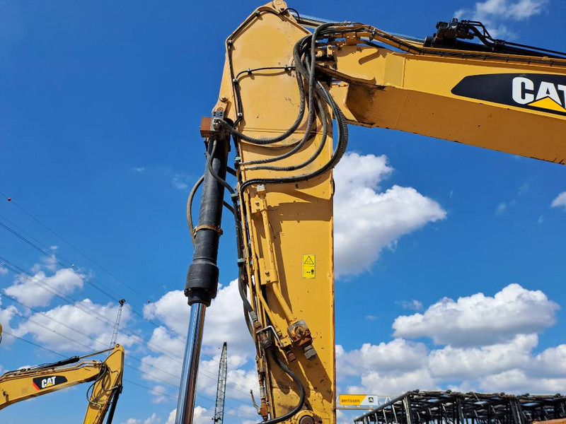 Crawler excavator Cat 330FL N: picture 8