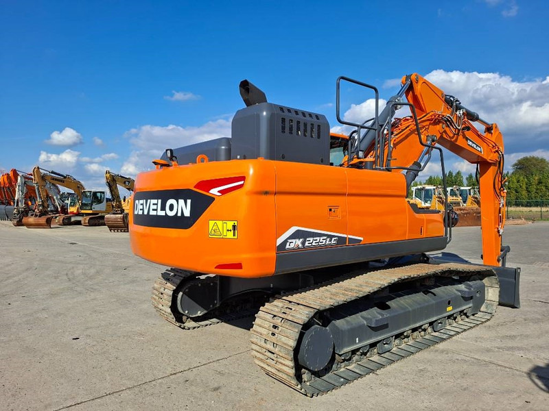 Develon DX225LC-7 - Crawler excavator: picture 2 Develon DX225LC-7 - Crawler excavator: picture 2