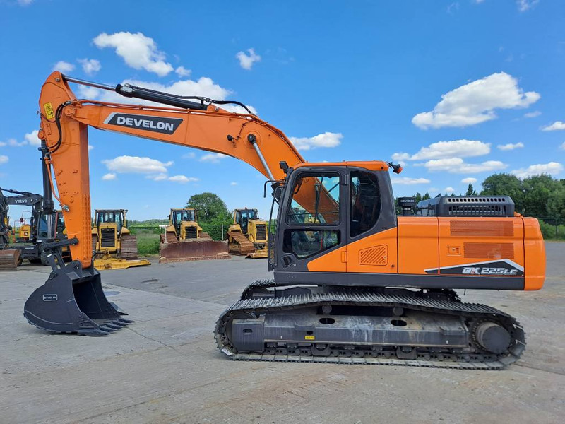Develon DX225LC-7M - Crawler excavator: picture 1 Develon DX225LC-7M - Crawler excavator: picture 1