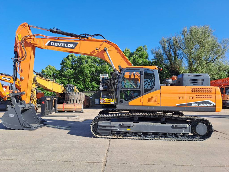 Develon DX300LC-7M - Crawler excavator: picture 1 Develon DX300LC-7M - Crawler excavator: picture 1