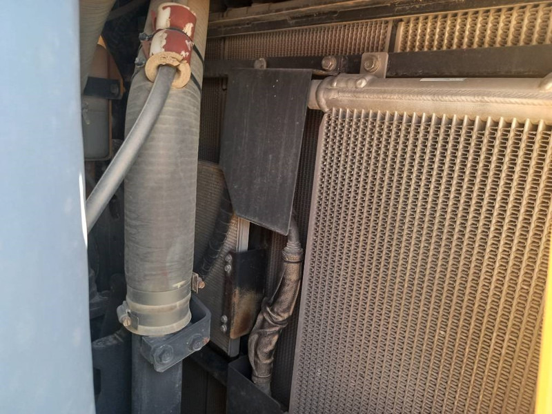 Bulldozer Komatsu D155A-6R (4 Pcs available in Abu Dhabi): picture 14 Bulldozer Komatsu D155A-6R (4 Pcs available in Abu Dhabi): picture 14