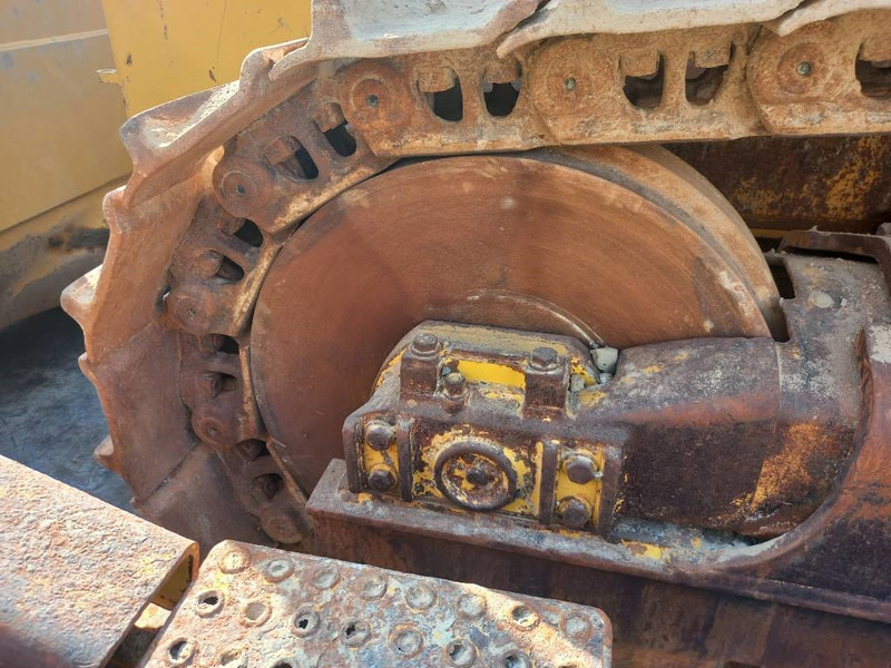 Bulldozer Komatsu D155A-6R (4 Pcs available in Abu Dhabi): picture 8 Bulldozer Komatsu D155A-6R (4 Pcs available in Abu Dhabi): picture 8