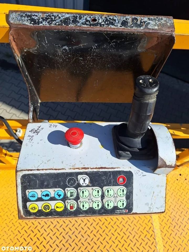 Haulotte H 15 SX - Scissor lift: picture 5 Haulotte H 15 SX - Scissor lift: picture 5