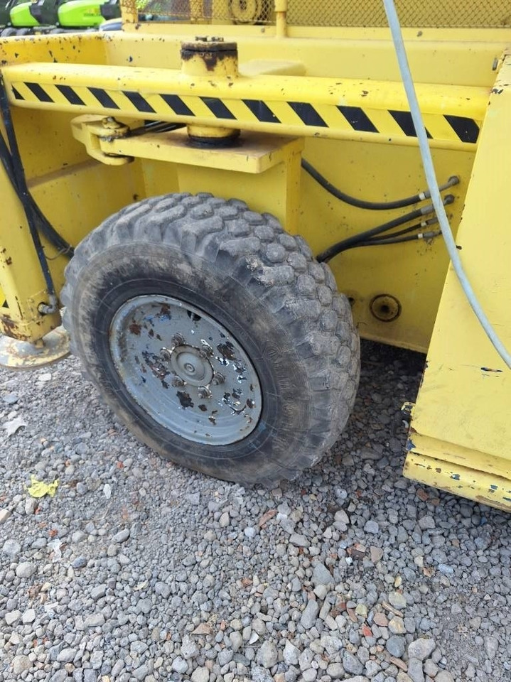 Liftlux SL-205-25D - Scissor lift: picture 4 Liftlux SL-205-25D - Scissor lift: picture 4