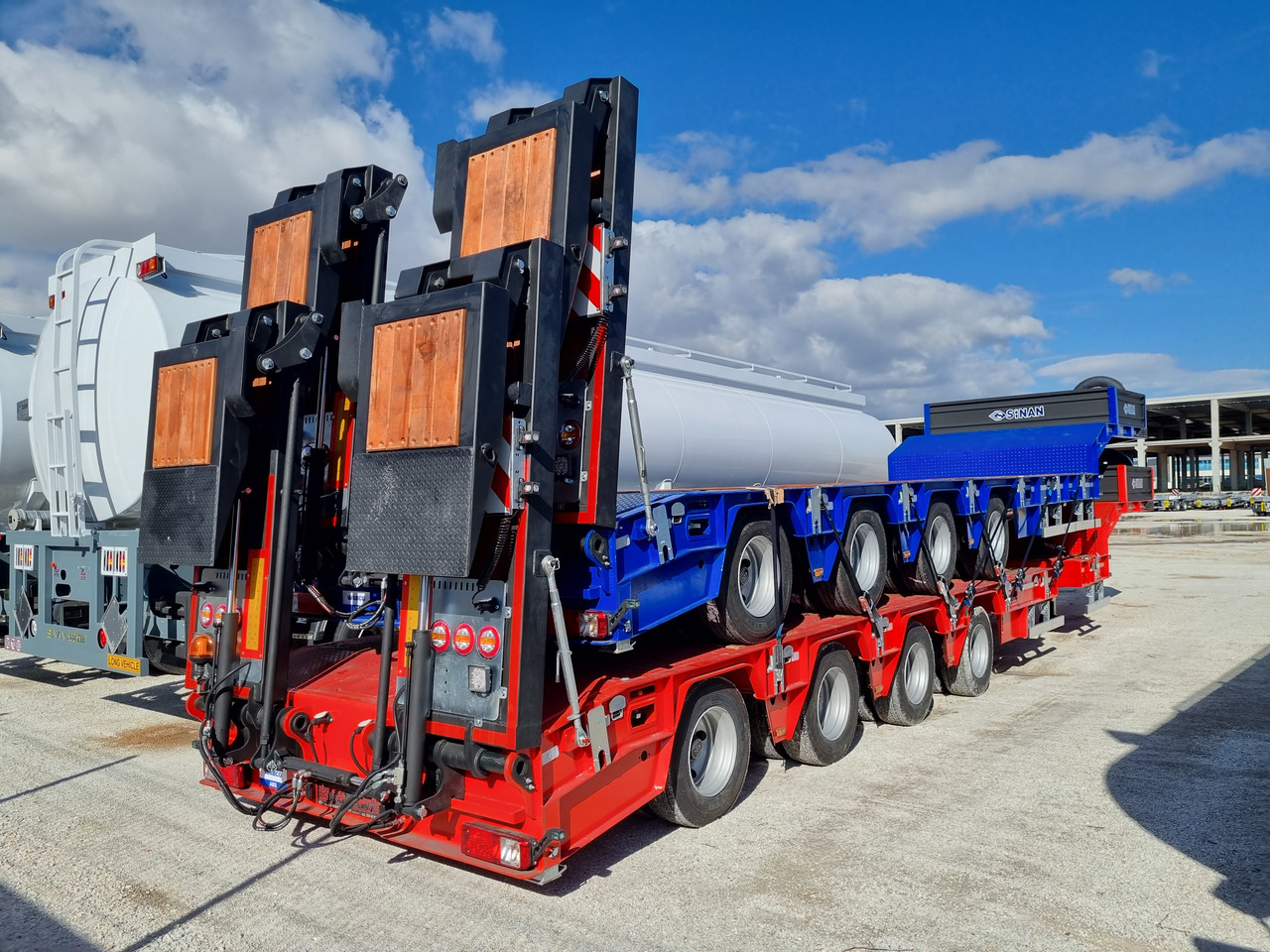 Sinan Tanker Lowbed - Low loader semi-trailer: picture 5 Sinan Tanker Lowbed - Low loader semi-trailer: picture 5