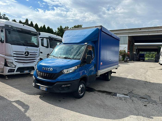 Iveco 35C16 - Curtain side van: picture 2 Iveco 35C16 - Curtain side van: picture 2