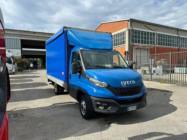 Iveco 35C16 - Curtain side van: picture 1 Iveco 35C16 - Curtain side van: picture 1