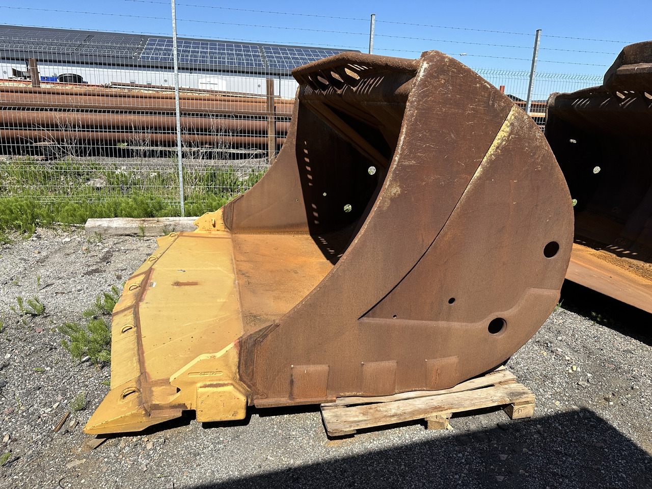 Caterpillar R2900 Underground mining loader bucket - Loader bucket for Wheel loader: picture 1 Caterpillar R2900 Underground mining loader bucket - Loader bucket for Wheel loader: picture 1
