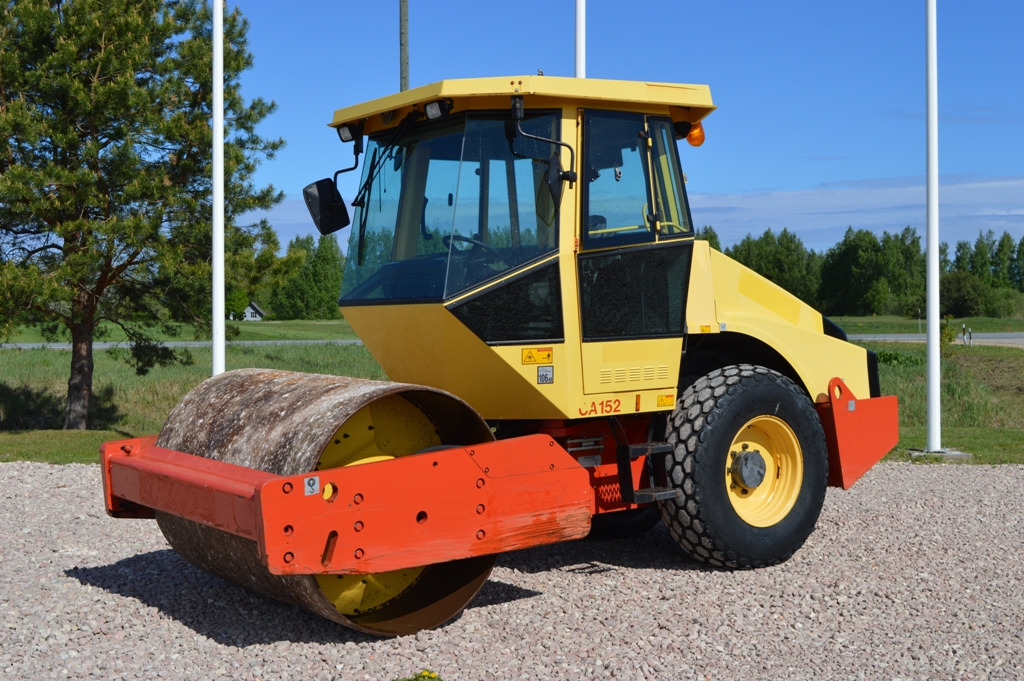 DYNAPAC CA152D - Roller: picture 1 DYNAPAC CA152D - Roller: picture 1