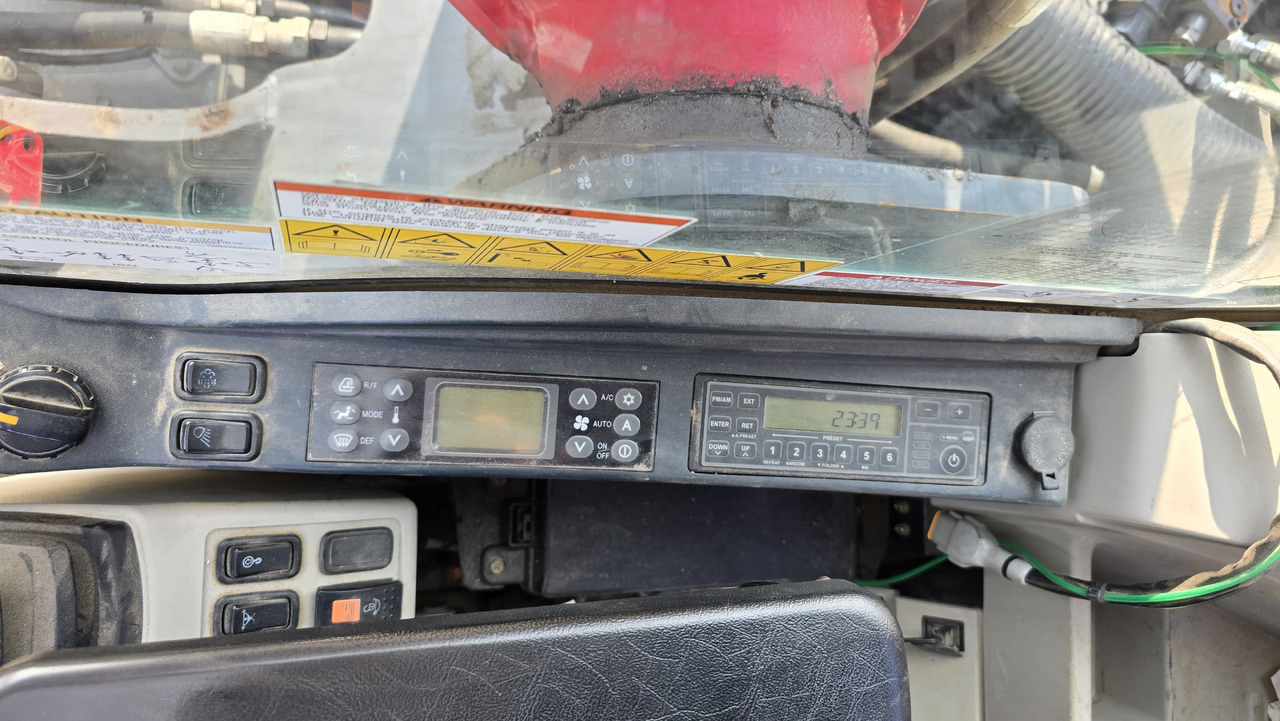 Crawler excavator KOBELCO SK210LC-10: picture 15 Crawler excavator KOBELCO SK210LC-10: picture 15