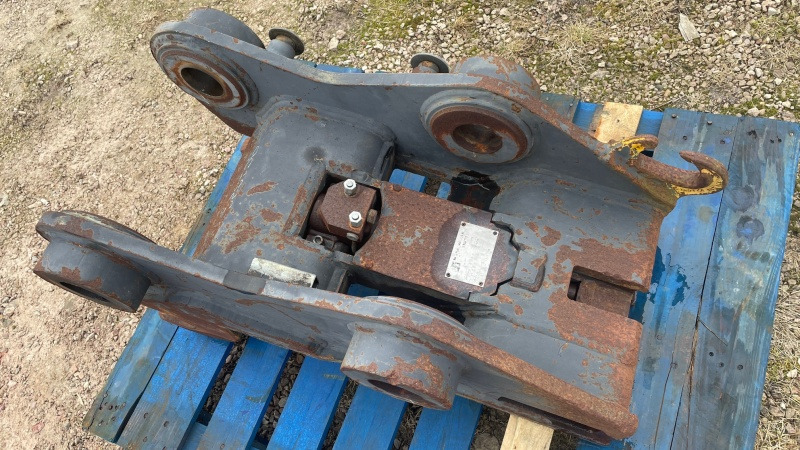 NTP20 B27 S2 - Quick coupler for Excavator: picture 3 NTP20 B27 S2 - Quick coupler for Excavator: picture 3